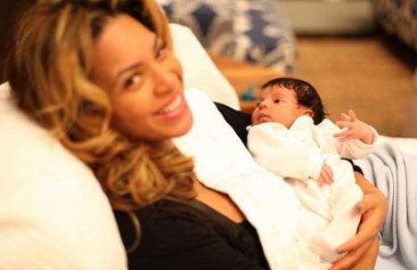 Au apărut primele fotografii cu fetiţa lui Beyonce